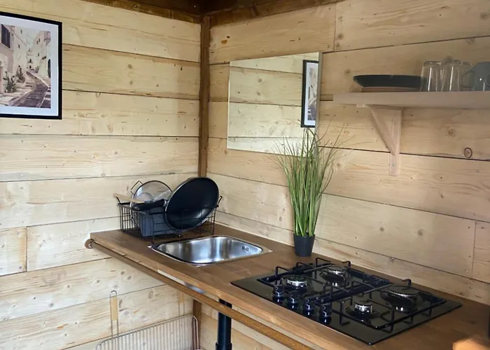 Les Pichies, Logement Insolite, Tiny House De Julia